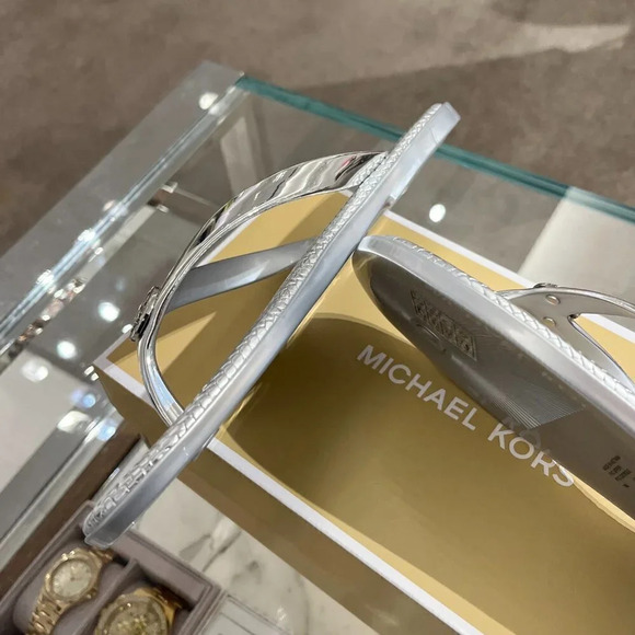 Jet Set Metallic PVC Flip-Flop size7 - Picture 5 of 9